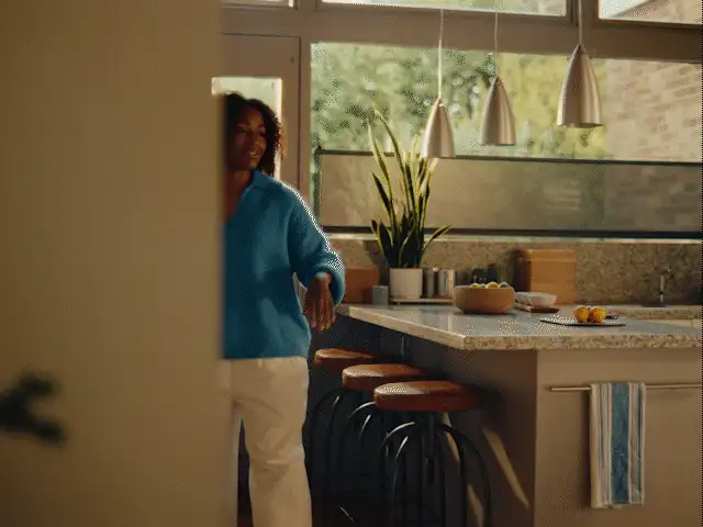 Cuisine crème en golden hour