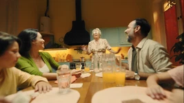 Moment de famille complice